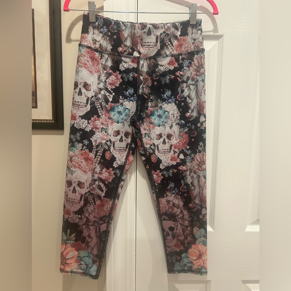 Evolution and Creation Floral Skull Design Capri Leggings